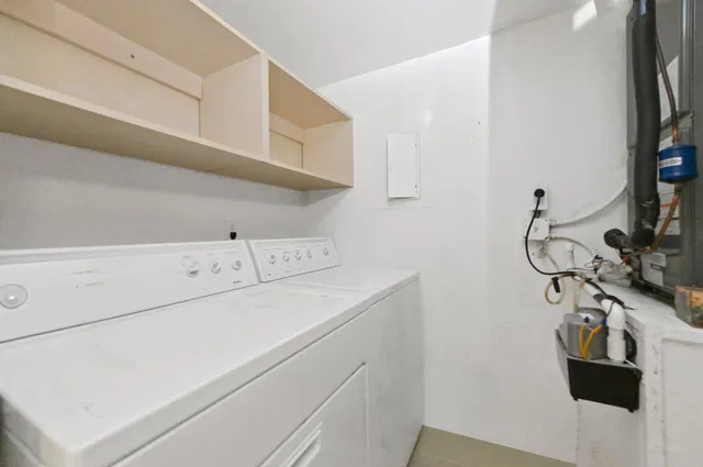 Unit B-1 photo 15