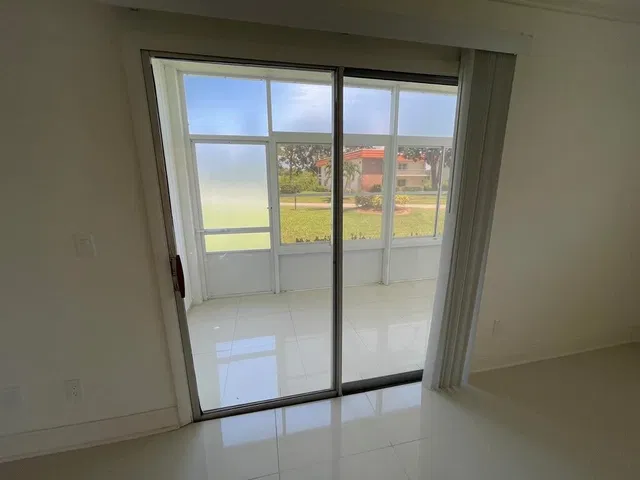 Unit Fl 1505 photo 15