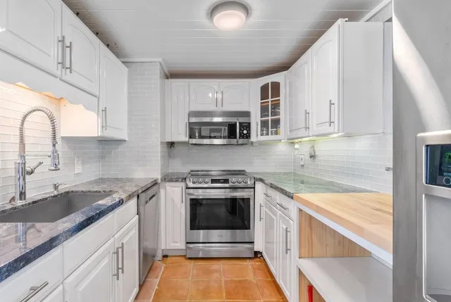 Palm Beach House Unit 409 photo 3