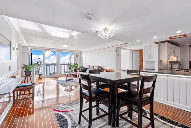 Palm Beach House Unit 409 photo 7