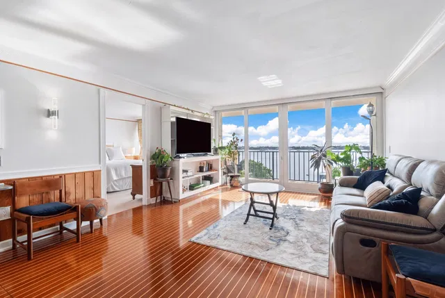 Palm Beach House Unit 409 photo 8