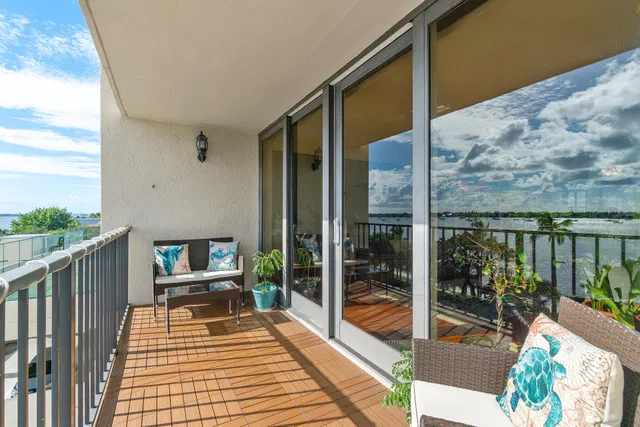 Palm Beach House Unit 409 photo 15