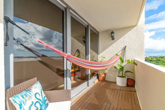 Palm Beach House Unit 409 photo 16