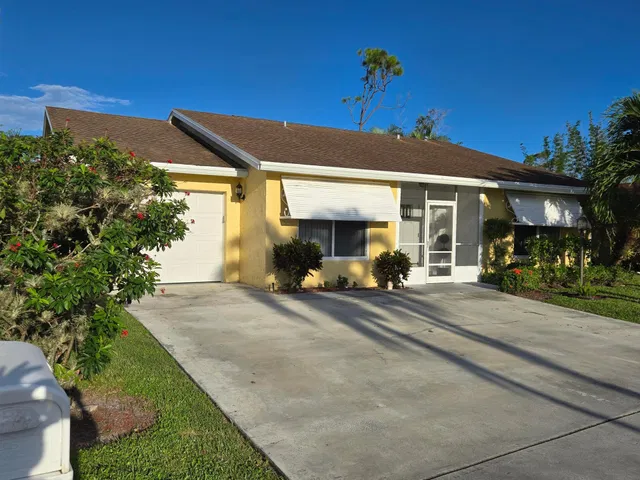Residence photo 2