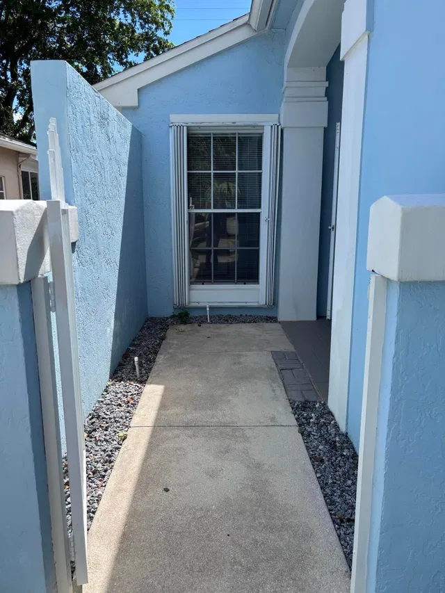 Residence photo 3