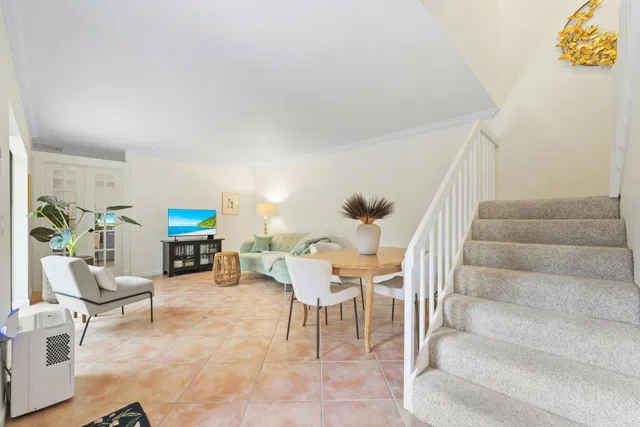 Residence photo 2