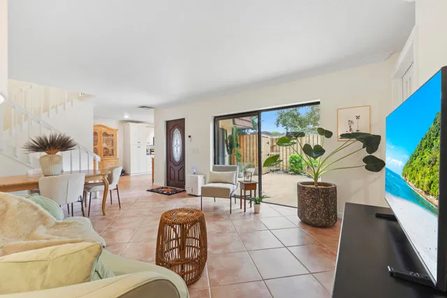 Residence photo 6