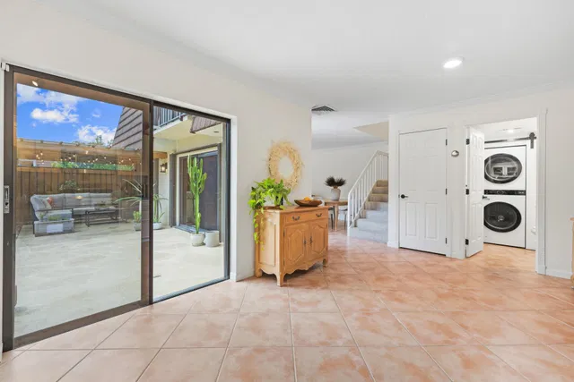 Residence photo 11