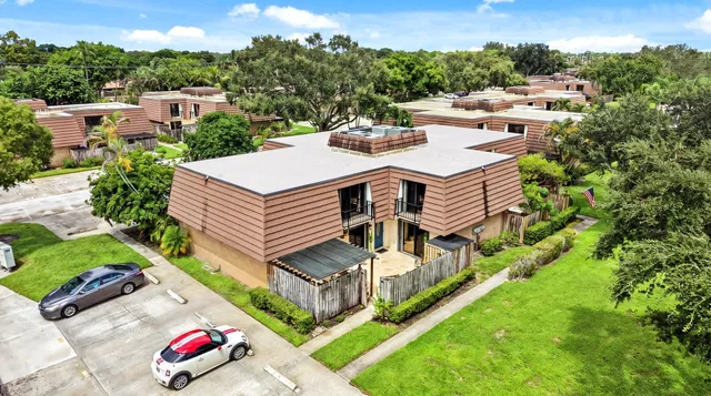 Residence photo 28