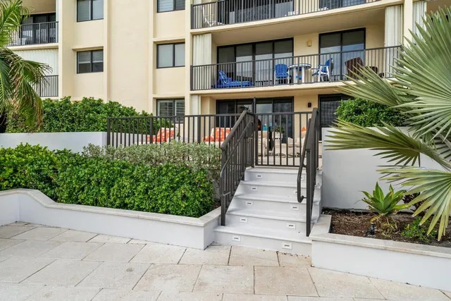 Unit T7 photo 36