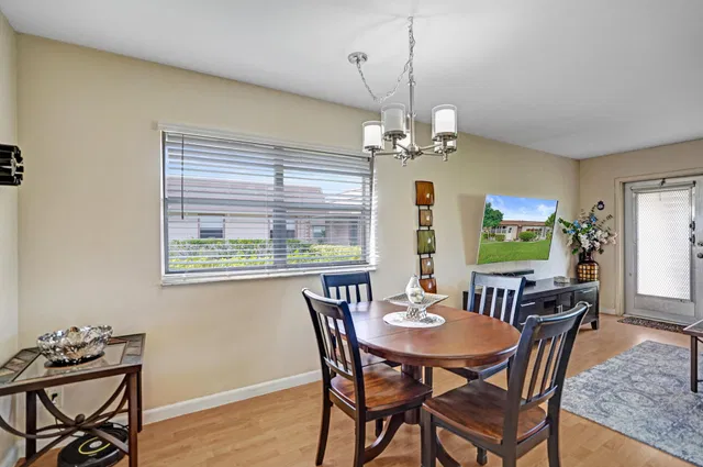  Residence photo 12