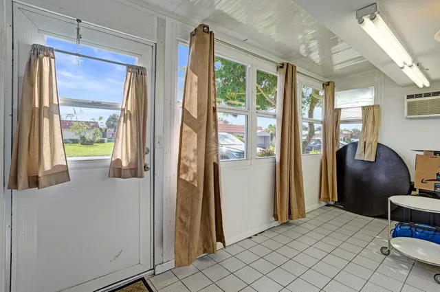  Residence photo 35
