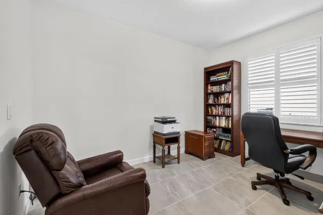  Residence photo 6