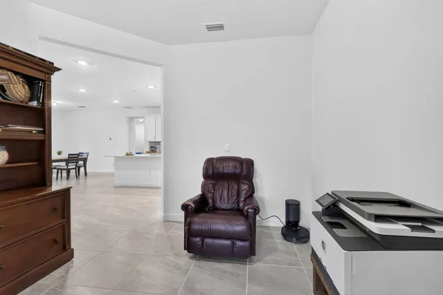  Residence photo 8