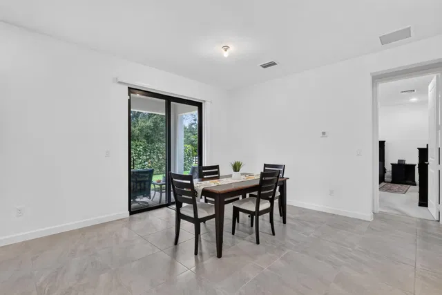  Residence photo 15