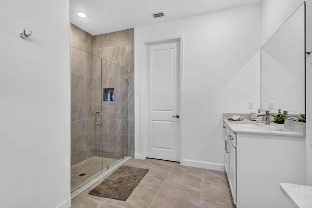  Residence photo 32
