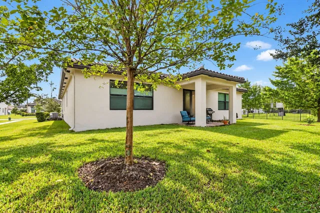  Residence photo 51