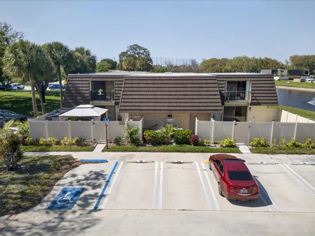  Residence photo 43