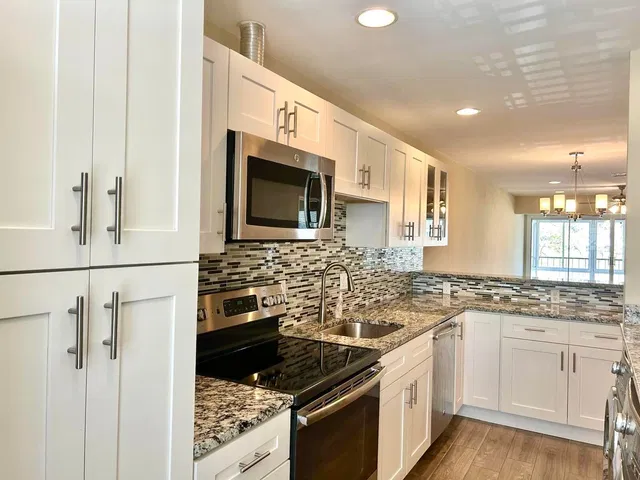 Unit 202 photo 2