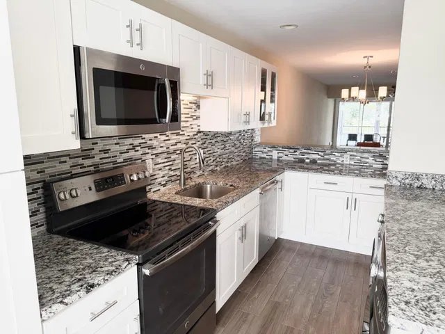 Unit 202 photo 3