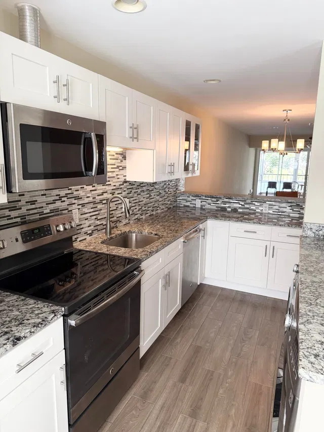 Unit 202 photo 5
