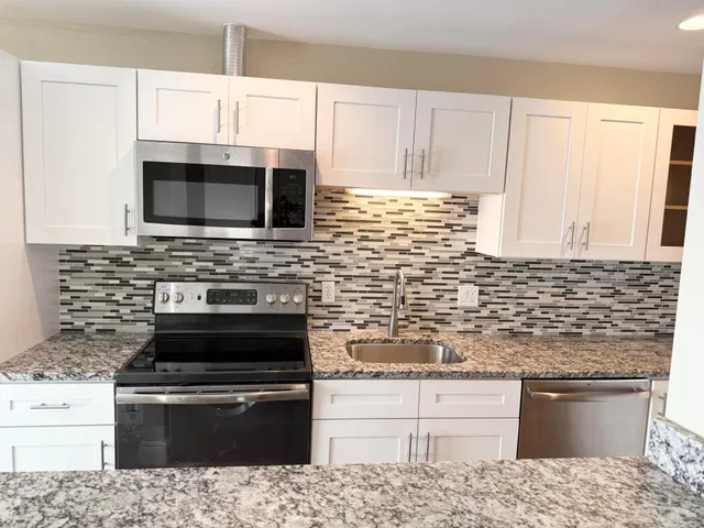 Unit 202 photo 6