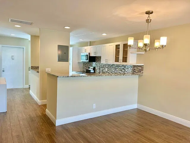 Unit 202 photo 7