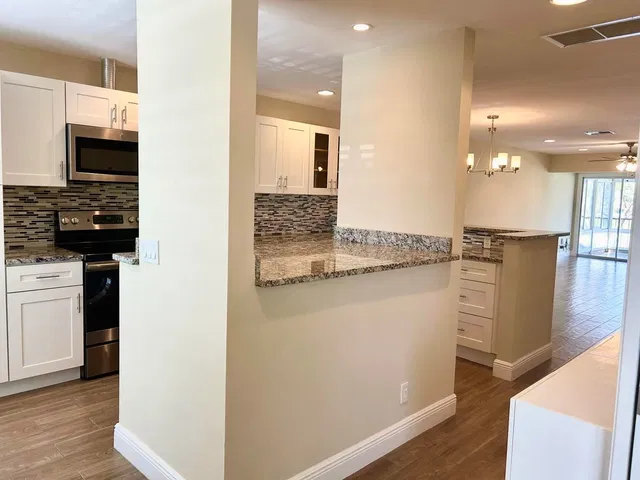 Unit 202 photo 8