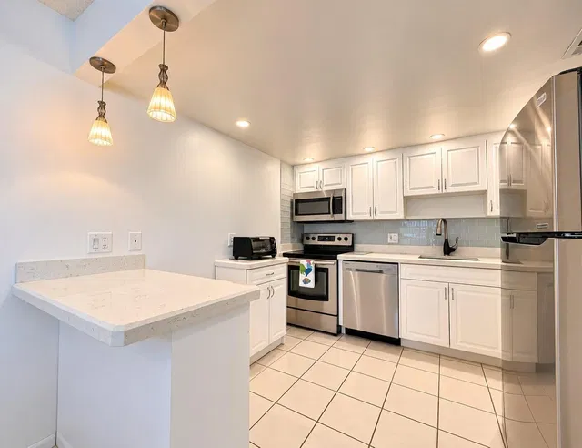 Residence photo 2