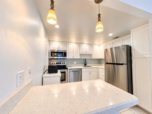 Residence photo 3
