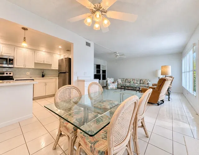 Residence photo 4
