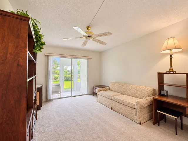 Residence photo 8