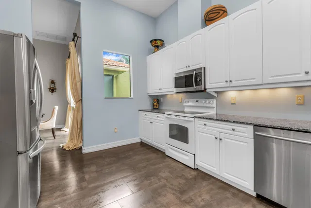 Residence photo 17