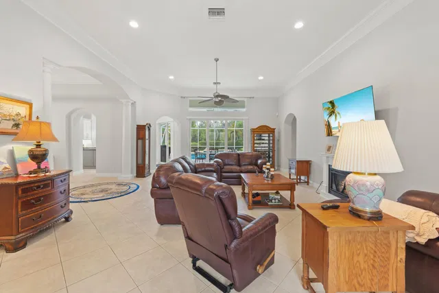 Residence photo 6