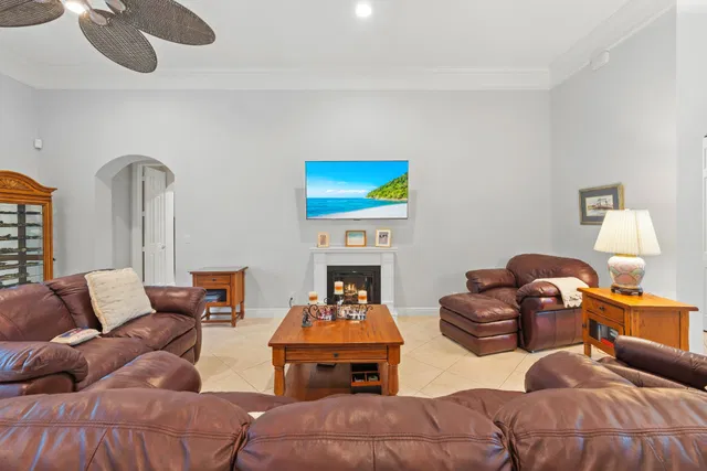 Residence photo 8