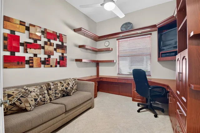 Residence photo 25