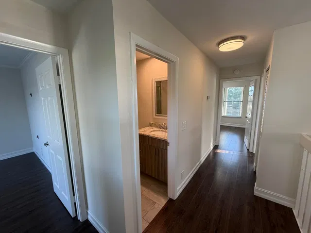  Residence photo 8