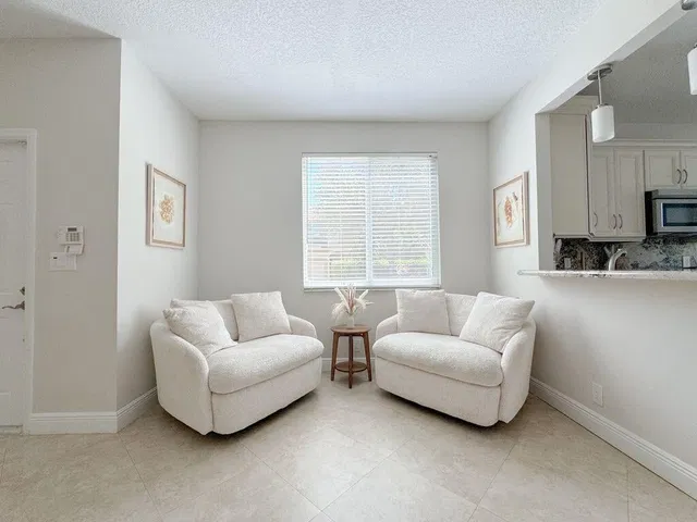  Residence photo 4