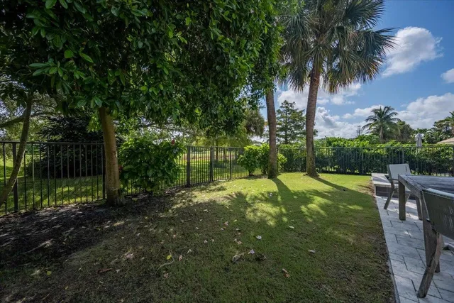 Shady Oaks Residence photo 40