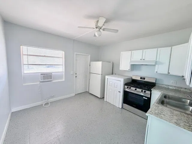  Unit Apt 2 photo 4