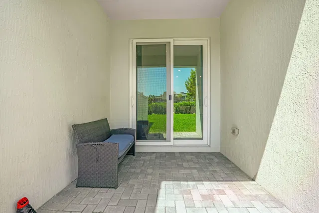  Residence photo 18