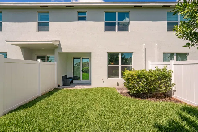  Residence photo 19