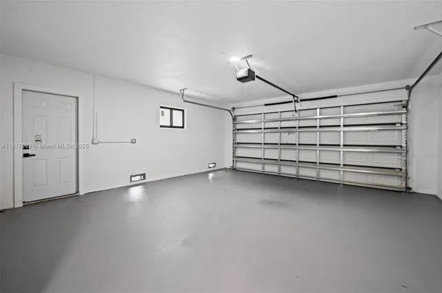  Residence photo 16
