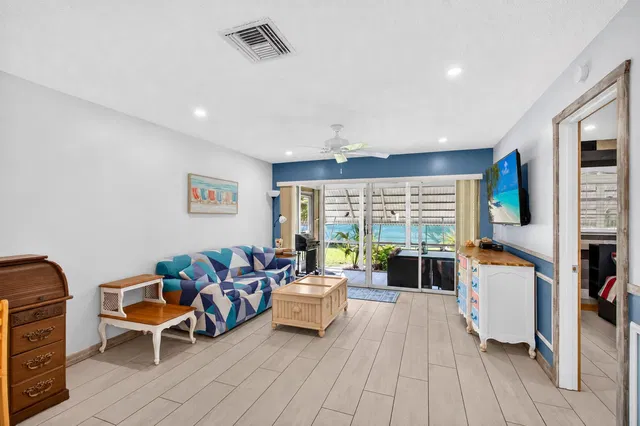 Residence photo 2