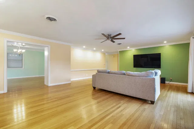  Residence photo 5