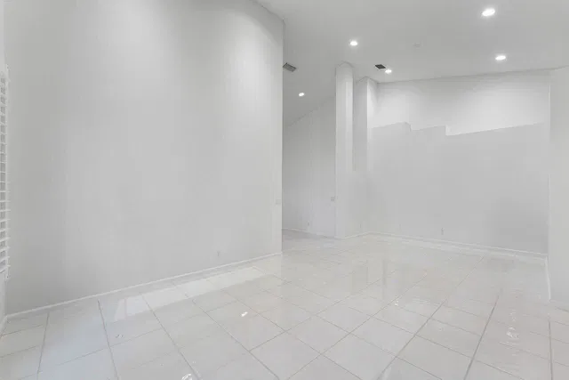 Residence photo 6