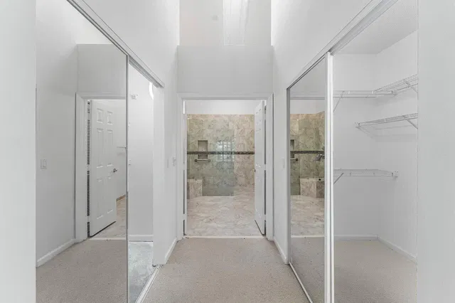 Residence photo 16