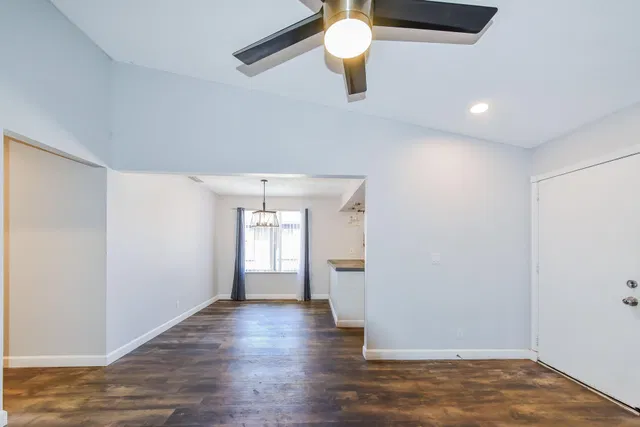  Unit 52 photo 6
