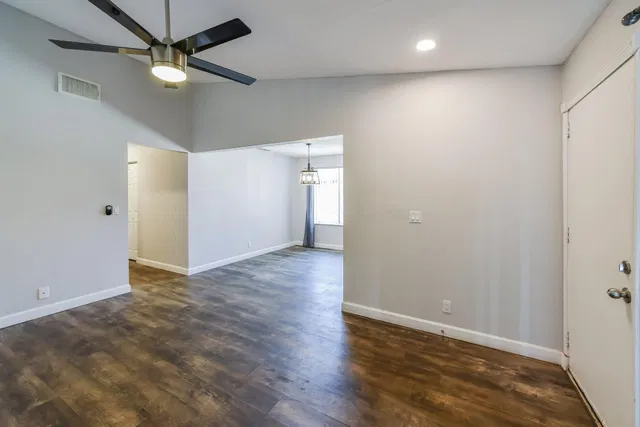  Unit 52 photo 10