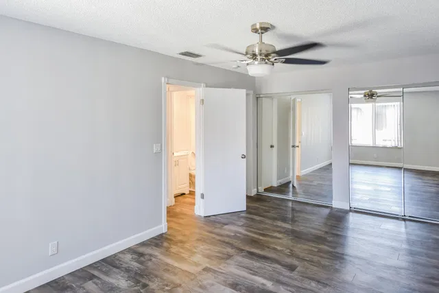  Unit 52 photo 14